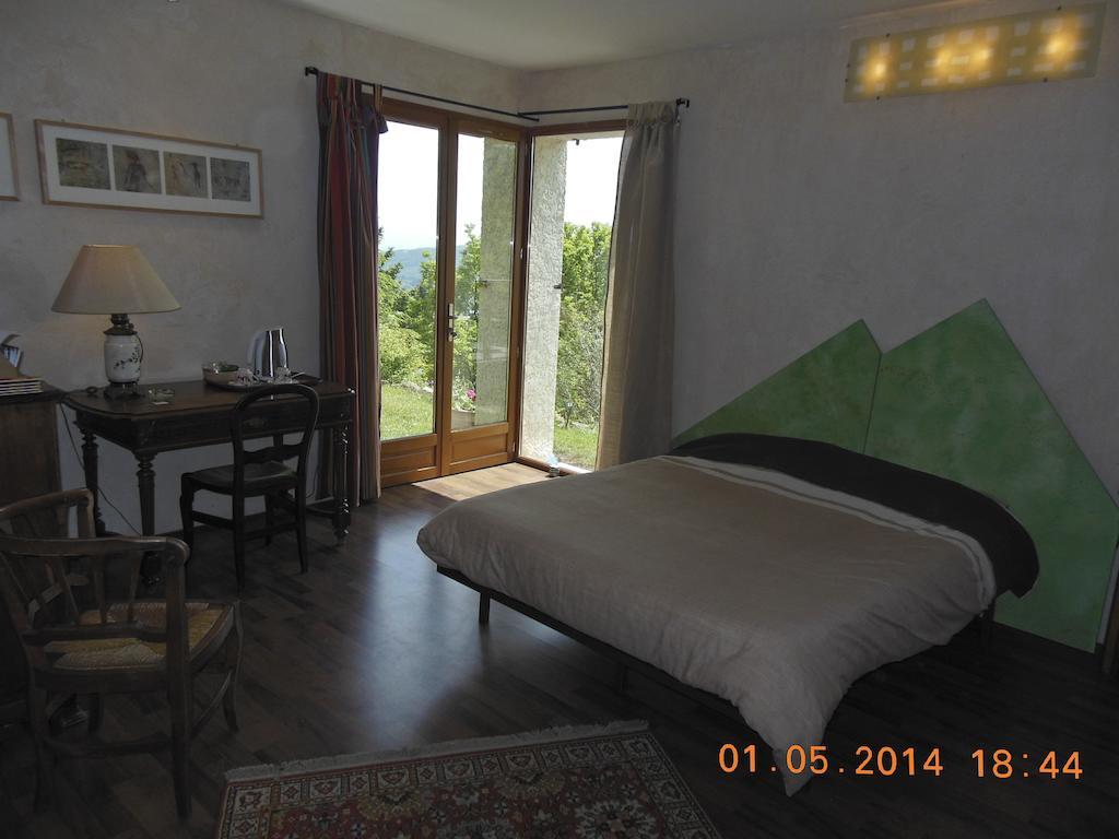 Chambre D'Hotes La Bichette Chassagny Стая снимка